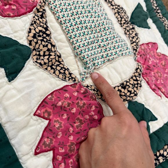 Vintage Impressions Green Floral Quilt Holiday Christmas Rips Stains 57.5" x 48" - Picture 5 of 14